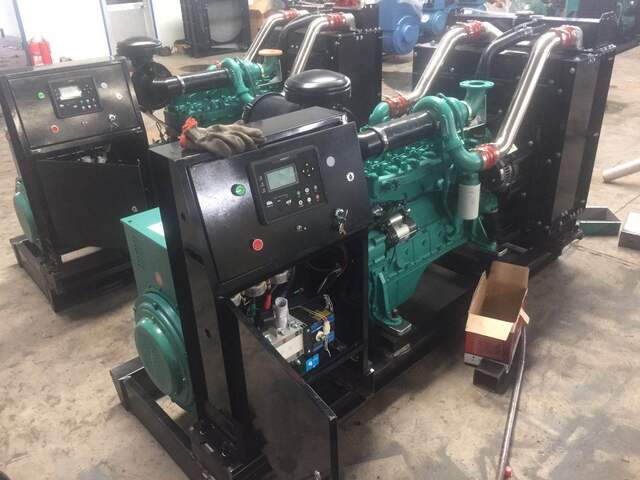 150KW Dongfeng Cummins diesel generator set